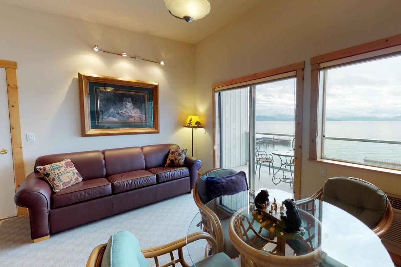 Many Springs Lakefront Condos Bigfork Phòng bức ảnh