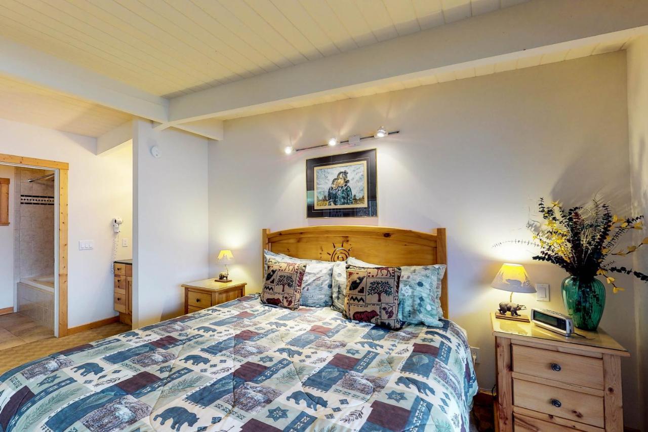 Many Springs Lakefront Condos Bigfork Ngoại thất bức ảnh
